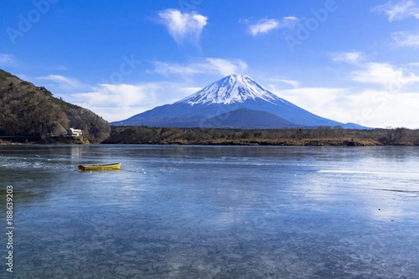 Obraz 結氷した精進湖と富士山