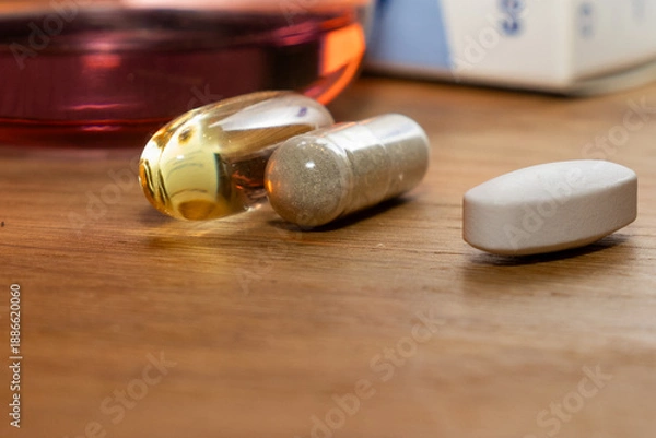 Obraz pills and bottle
