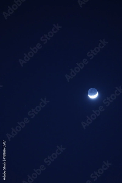 Obraz 空に浮かぶ月細い月と土星のコラボ