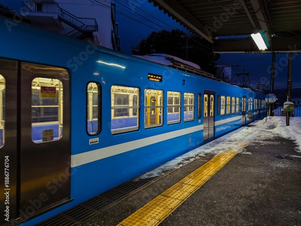 Fototapeta 冬の近江鉄道とプラットフォーム