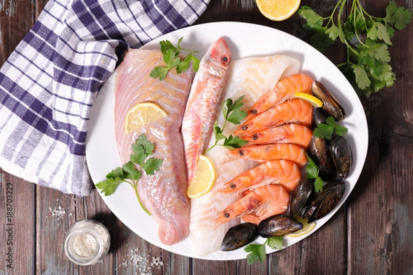 Fototapeta selection of raw fish, mussel and shrimp