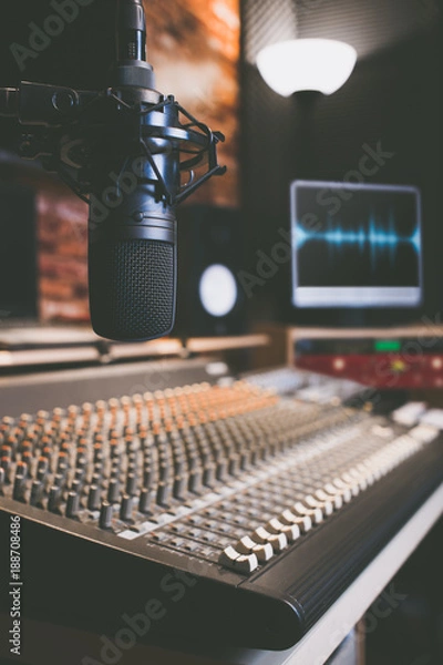 Obraz Mikrofon kondensatora w studio nagrań