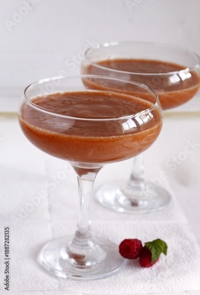 Obraz raspberry smoothie on the table