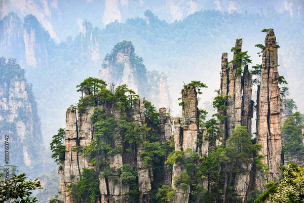 Fototapeta Imperial Pen Peak of Zhangjiajie. Located in Wulingyuan Scenic and Historic Interest Area (Wu Ling Yuan Feng Jing Ming Sheng Qu), Hunan, china.