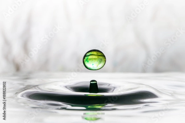 Obraz Green water drop bouncing