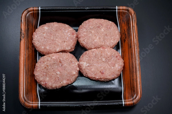 Obraz 調理前の合挽ハンバーグ