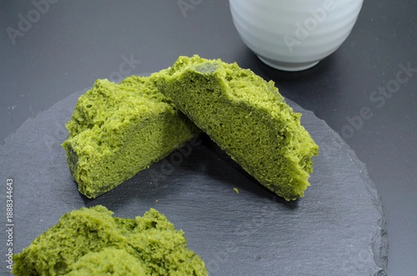 Obraz 少し珍しい抹茶蒸しまん