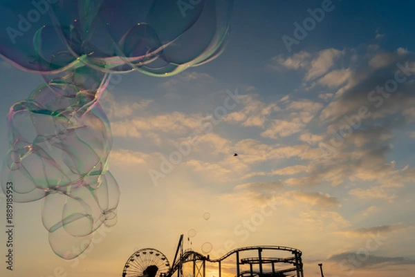 Obraz Sunset Magic: Bubbles Dance Over California Pier