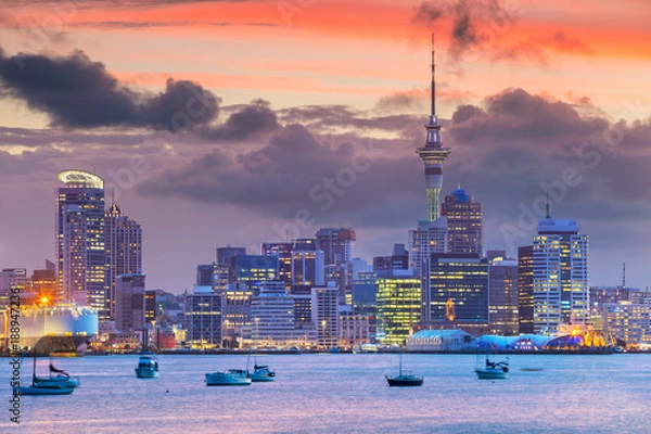 Obraz Okland. Pejzażu miejskiego wizerunek Auckland linia horyzontu, Nowa Zelandia podczas zmierzchu.