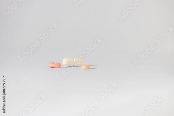 Obraz Selective focus on medication pills
