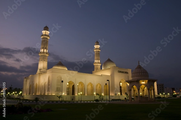Fototapeta Mosque Sultan Qaboos in night, Salalah, Oman