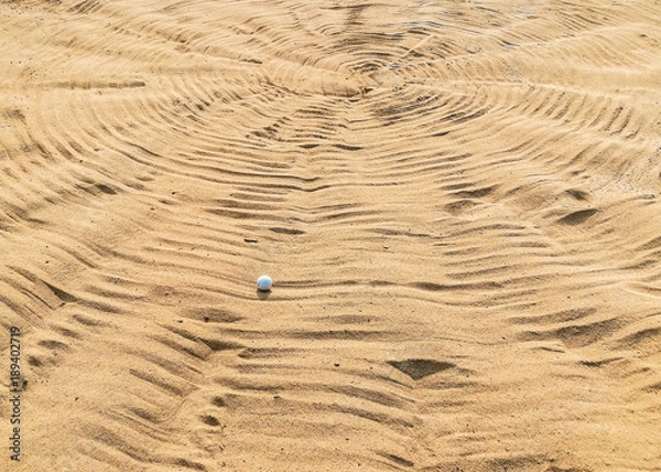 Obraz golf ball in sand bunker