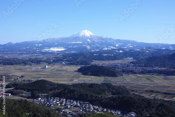 Obraz 鳥取県南部町の母塚山から見た冬の伯耆富士　大山