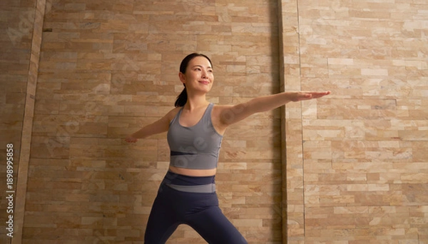 Fototapeta 女性　20代　ホットヨガ