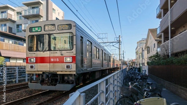 Obraz 都会を走る電車