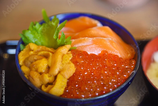 Fototapeta ウニいくらサーモン丼

