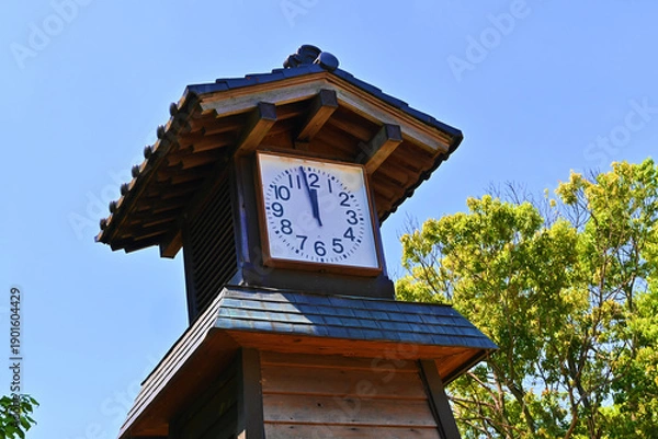 Obraz 青空に映えるアナログ時計