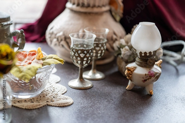 Obraz ガラスのアンティークな小物たち