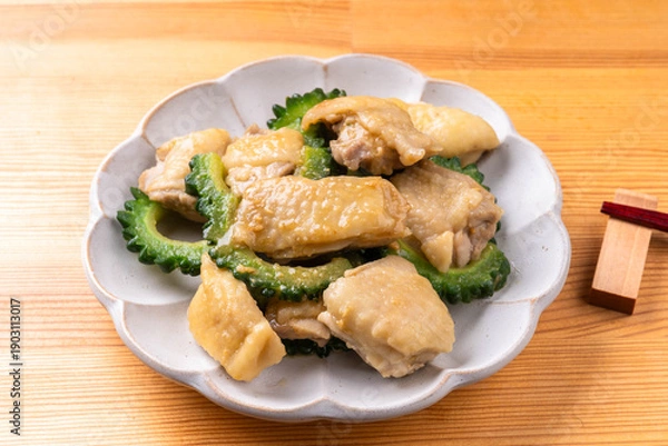 Obraz 鶏とゴーヤの味噌炒め