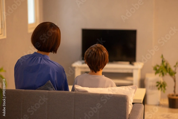 Obraz テレビを見る親子