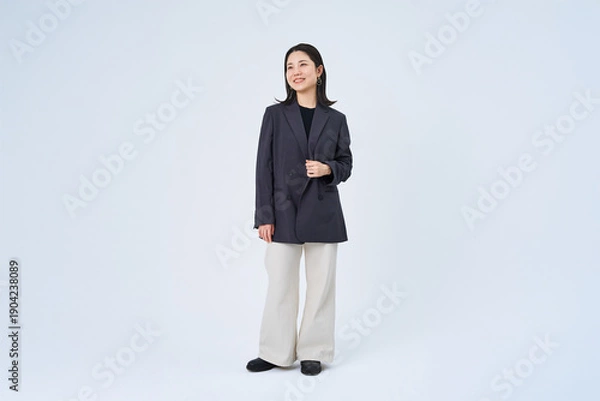 Obraz ジャケットスタイルの若いビジネスウーマン