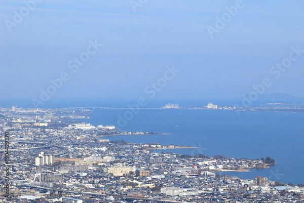 Obraz 長等山テラスから見下ろした琵琶湖南湖西岸の風景