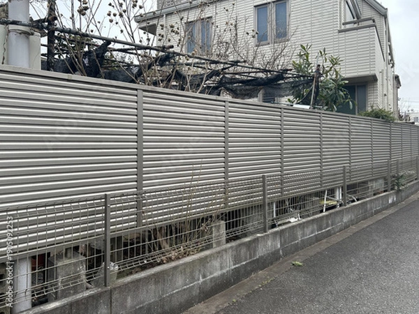 Obraz 戸建て住宅の目隠しアルミフェンス