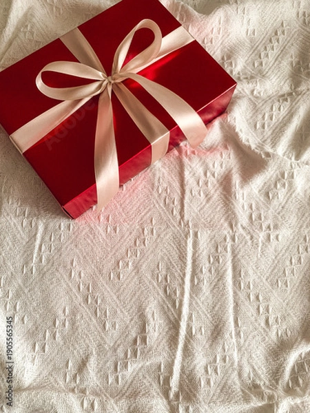 Obraz Red gift box on a white background