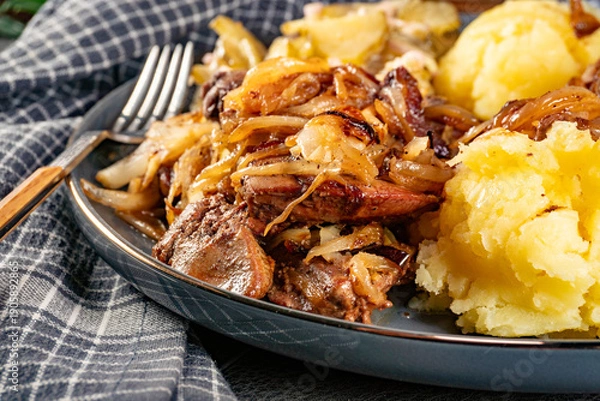 Obraz Fried liver with onion.