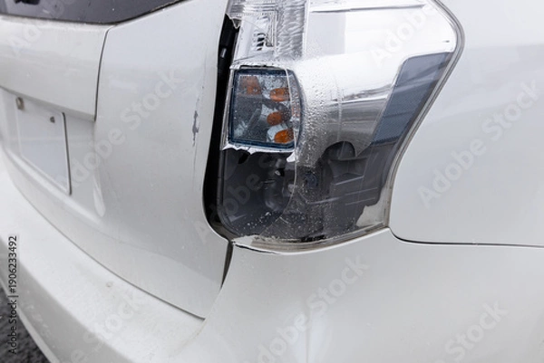 Obraz 破損した自動車のテールランプ