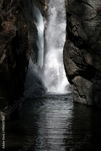 Obraz 少し凍り始めた名瀑一之釜