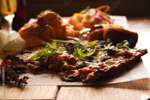 Obraz Pizza platter for two