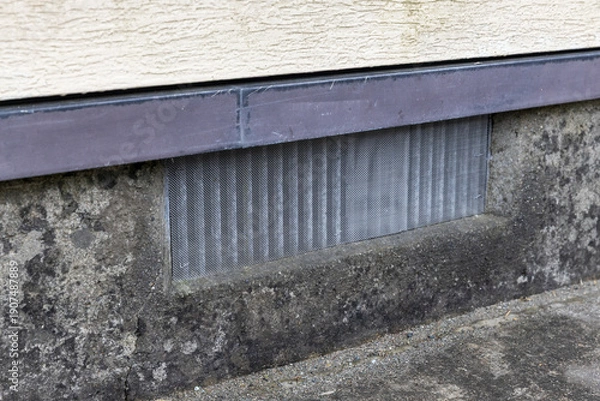 Fototapeta 床下通気口のメッシュカバー