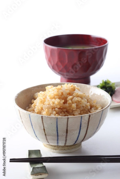 Obraz 発芽玄米ご飯とお味噌汁と香の物　白バック