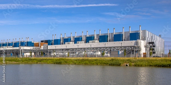 Fototapeta Google Datacenter pod błękitnym niebem