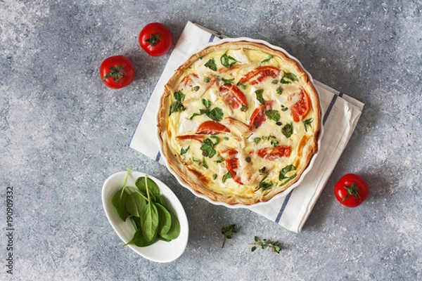 Obraz Pie ( quiche) with chicken, spinach and tomatoes