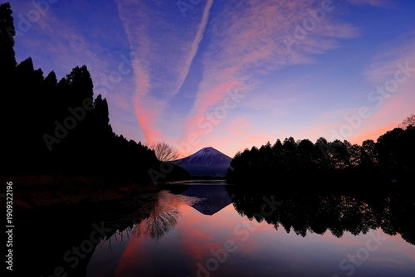 Obraz 田貫湖からの富士山と朝焼け