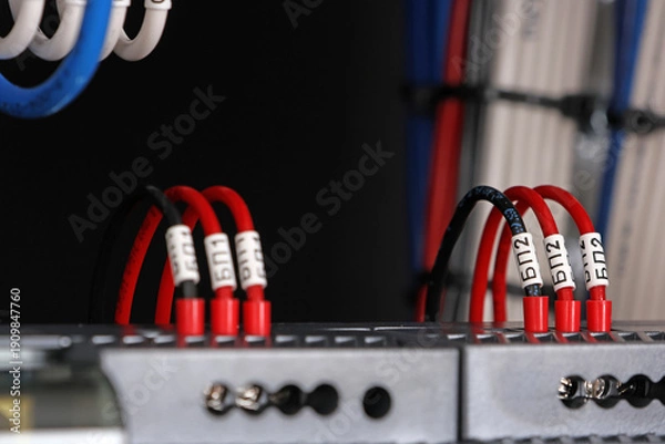 Obraz Connecting the electrical module using copper electrical insulated wires. 