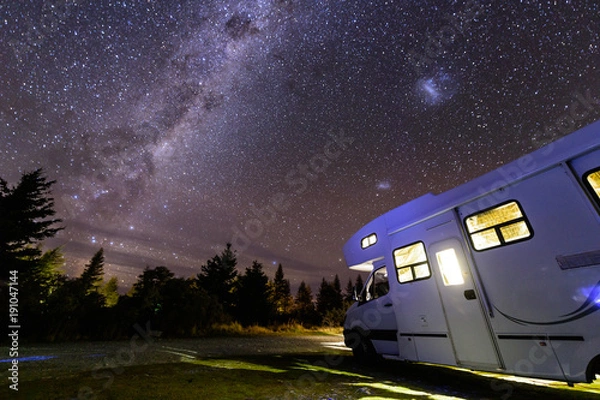 Obraz Kamper pod mleczną drogą