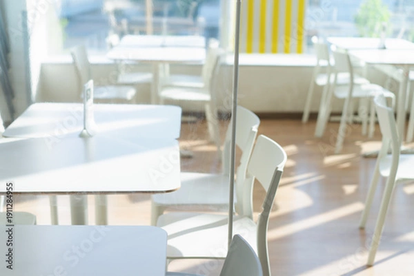 Obraz アクリル板が設置された飲食店