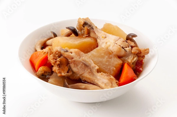 Obraz 鶏手羽元と大根の煮物 人参としめじ入り 和風家庭料理