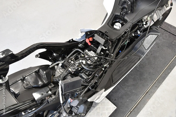 Obraz 修理中のスクーター