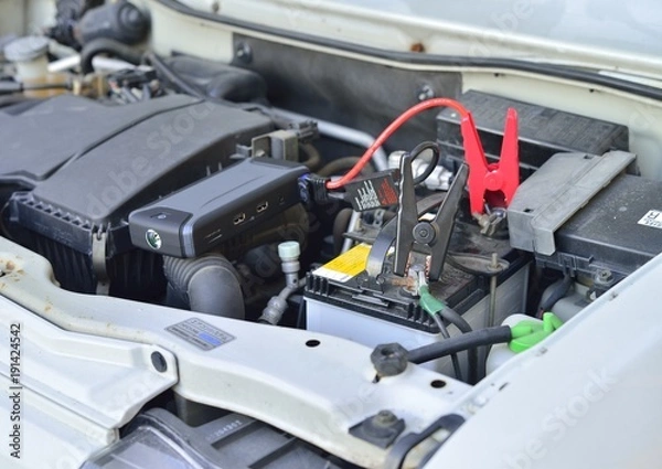 Obraz ジャンプスターターを使ってエンジン始動