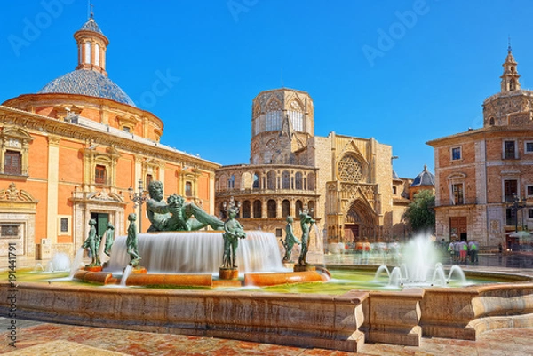 Fototapeta  Valencia Fountain Rio Turia on Square of the Virgin Saint Mary,