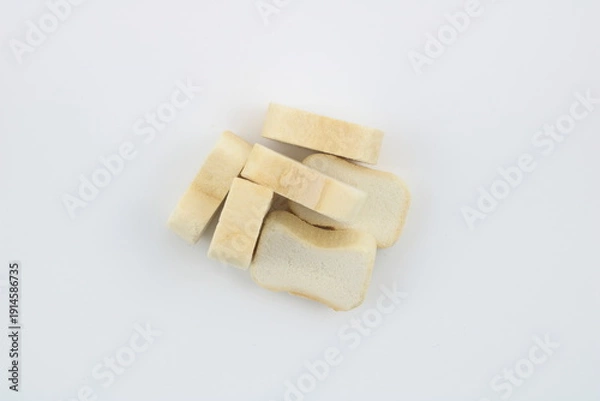 Obraz 鍋料理に欠かせない乾燥したすき焼き用の麩