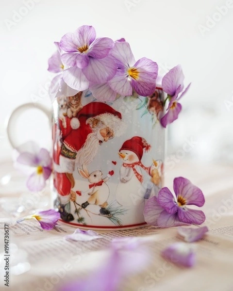Obraz サンタさんのカップとビオラの花
