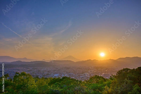 Obraz 神奈川県秦野市の権現山からの夕景(秦野市街,富士山など)