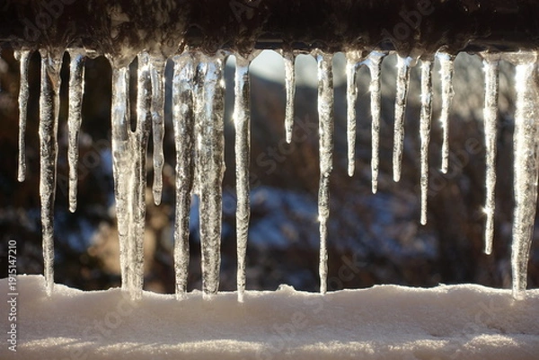 Obraz つららが垂れる冬の朝　冬景色