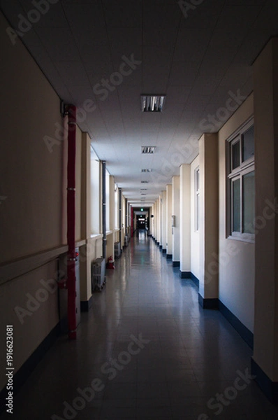 Obraz 오래된 건물의 복도