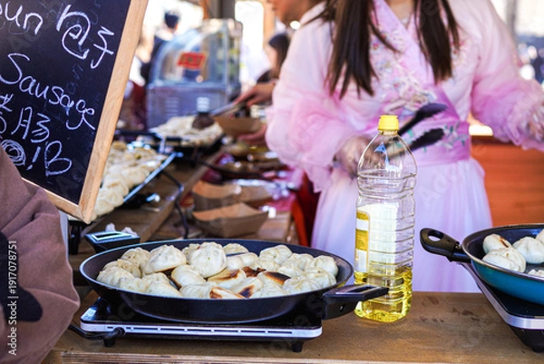 Obraz 中国の屋台で売られている包子